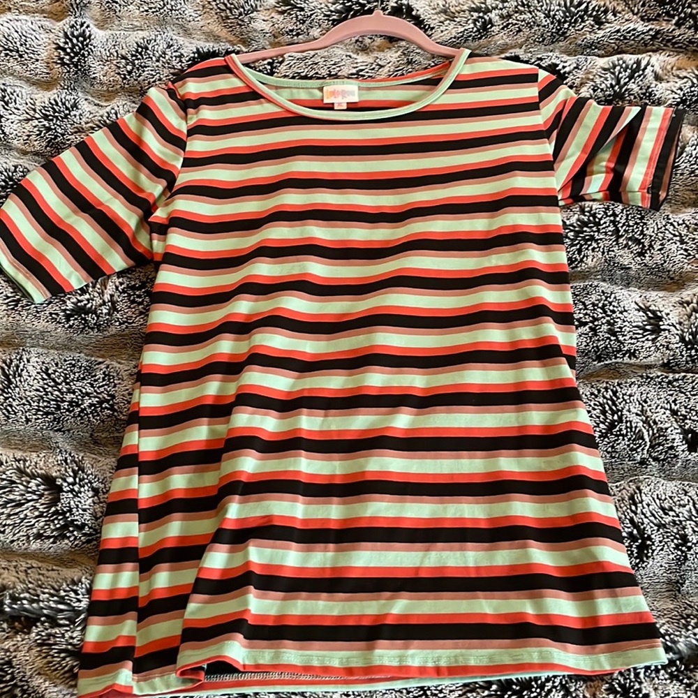 Lularoe top